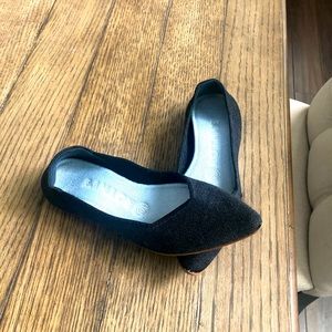 Merino wool dark gray Rothys size 6